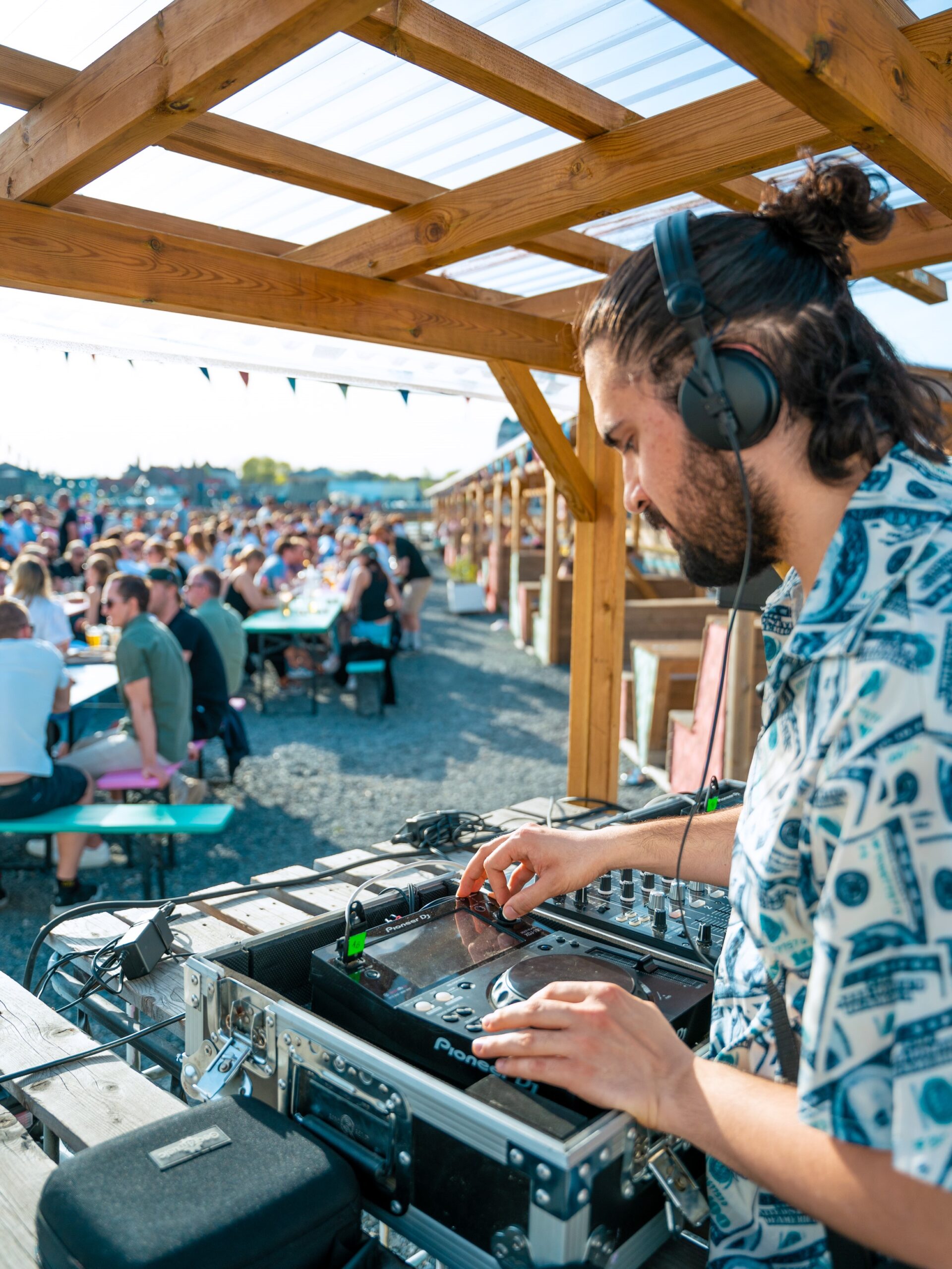 dj på uteserveringen
